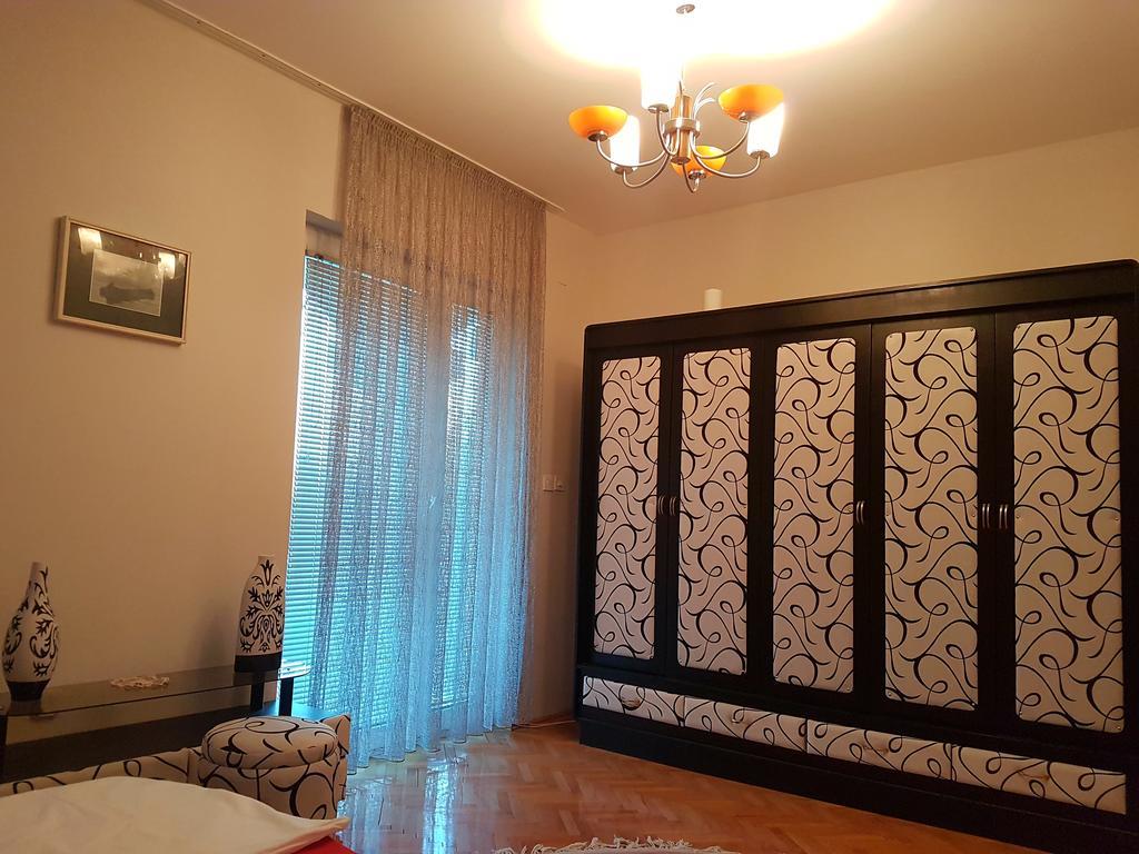 Apartment Cace Κουμάνοβο Εξωτερικό φωτογραφία
