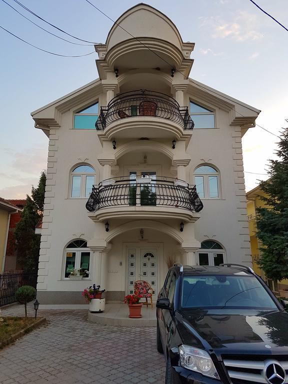 Apartment Cace Κουμάνοβο Εξωτερικό φωτογραφία