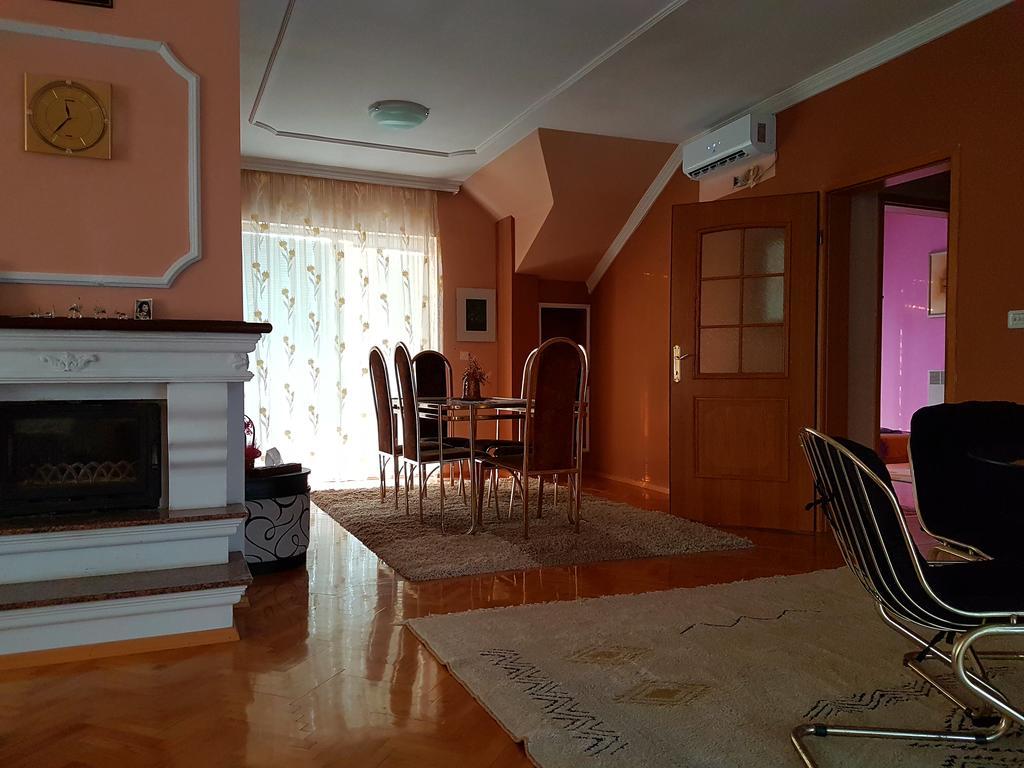 Apartment Cace Κουμάνοβο Εξωτερικό φωτογραφία