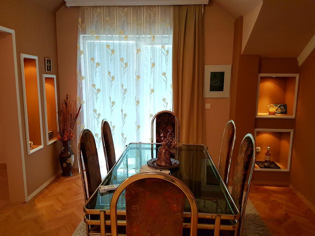Apartment Cace Κουμάνοβο Εξωτερικό φωτογραφία
