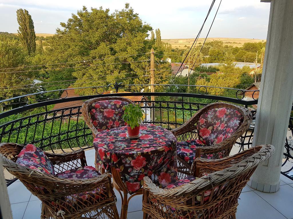 Apartment Cace Κουμάνοβο Εξωτερικό φωτογραφία